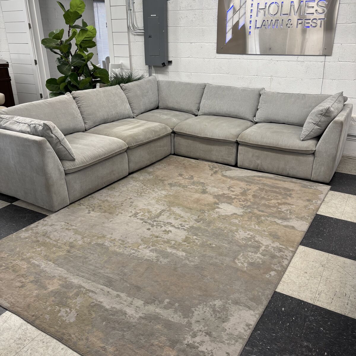 HARWOOD 5-PIECE FABRIC MODULAR SECTIONAL W/ POWER FOOTRESTS, CLOUD CUSHIONS!!