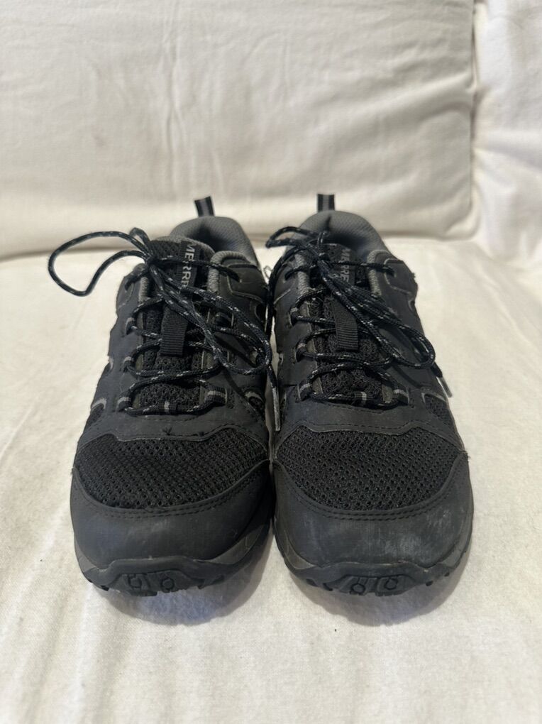 Merrell Youth Size 4 Black/Gray Wtrprf Hiking Shoe