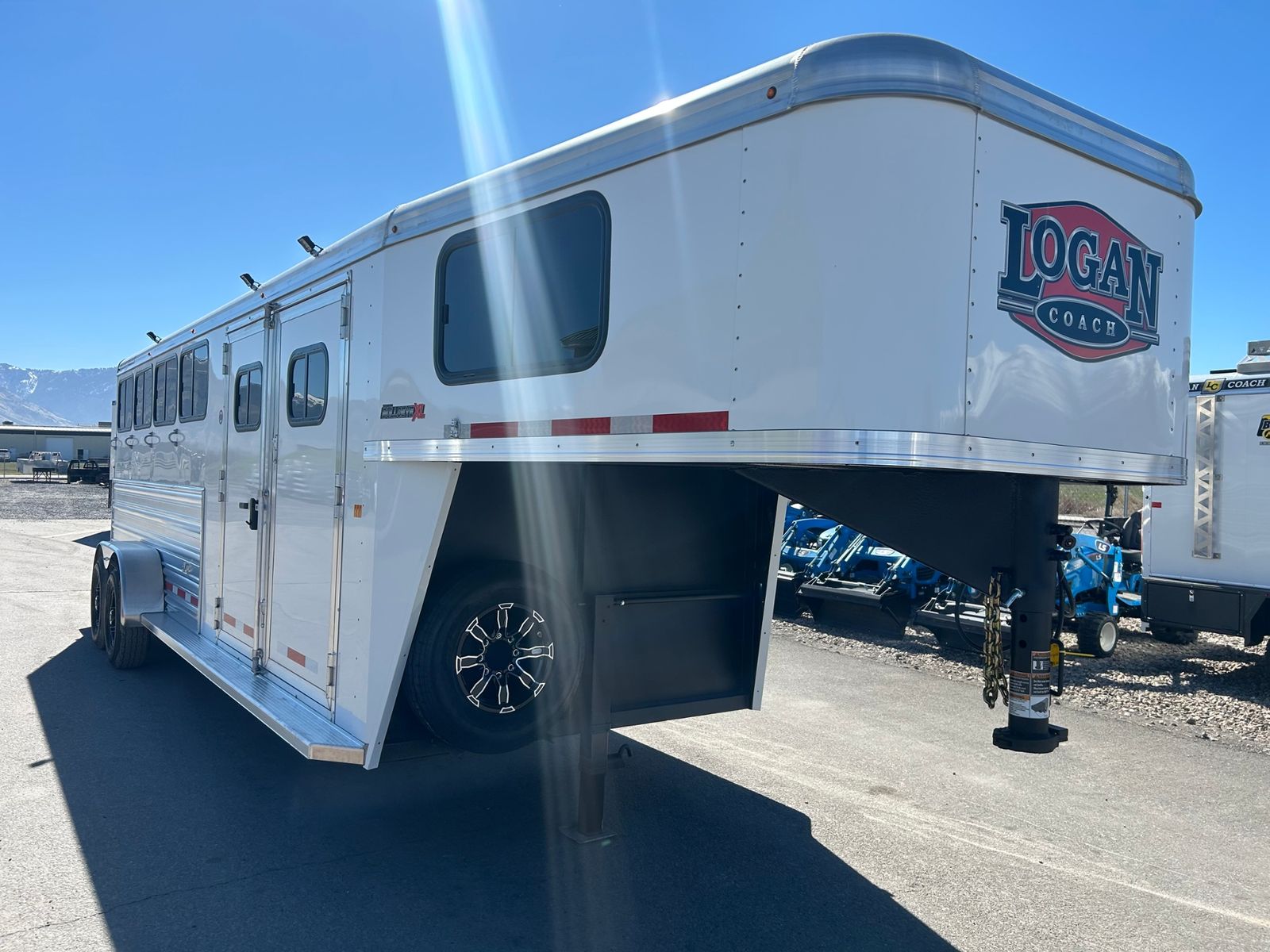 2026 Logan Coach Bullseye 4 Horse XL Trainers Tack