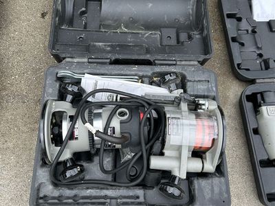 PORTER-CABLE 690LR 1.75 HP Fixed-Base Router with Case