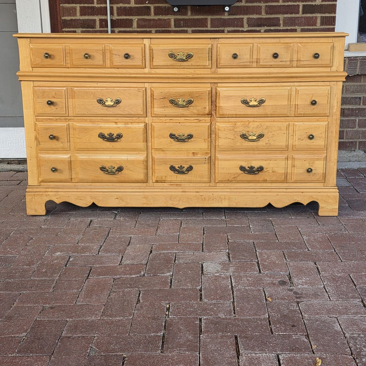 9 Drawer Solid Wood Dresser 