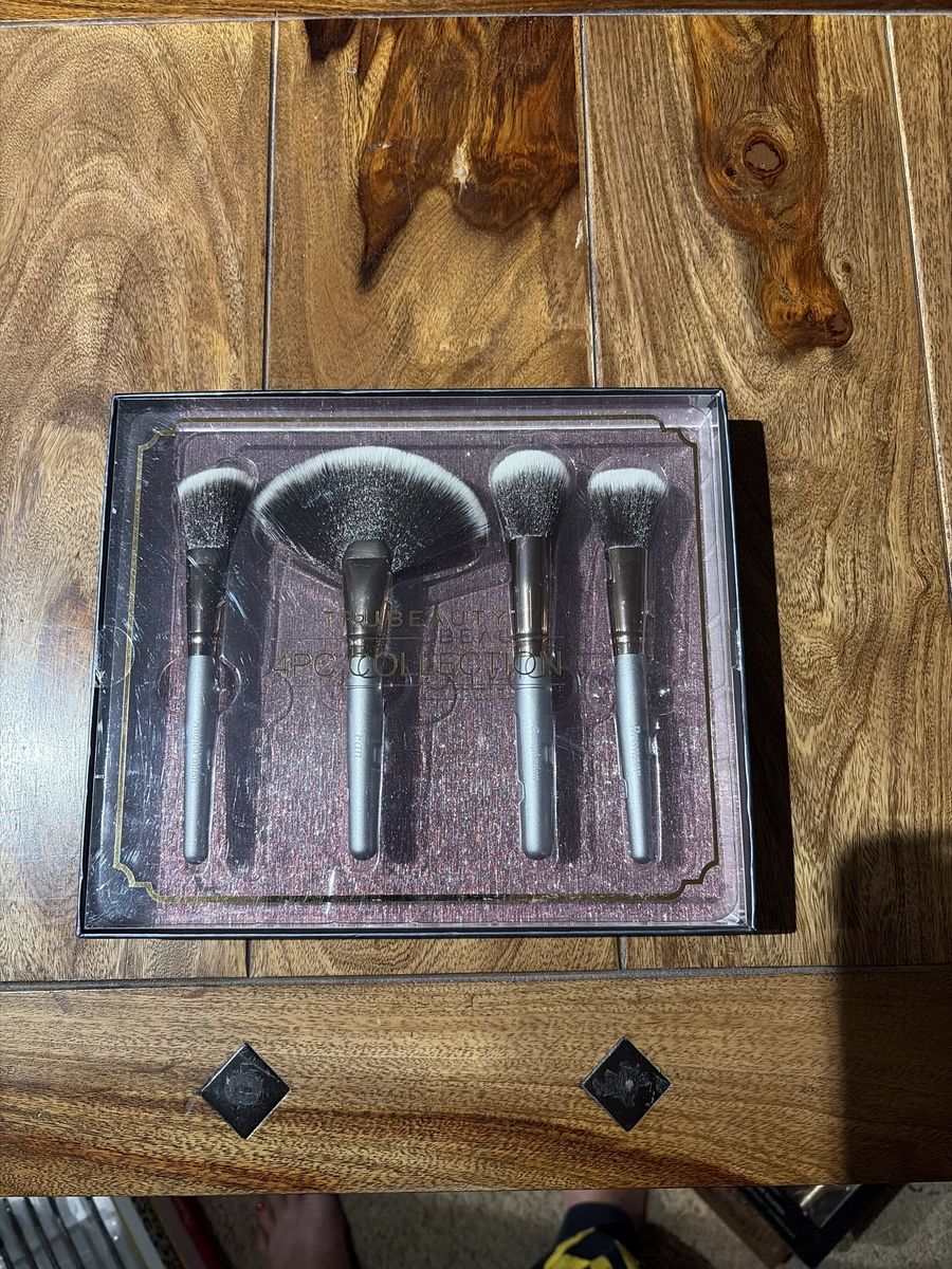 True Beauty By PC Collection 4pc Makeup Brush Set - New & Sealed