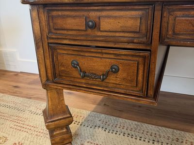Beautiful office desk