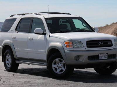 2002 TOYOTA SEQUOIA SR5