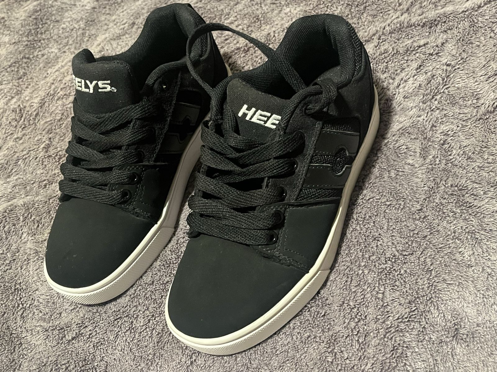 Heelys Black and White Roller Shoes Sneakers