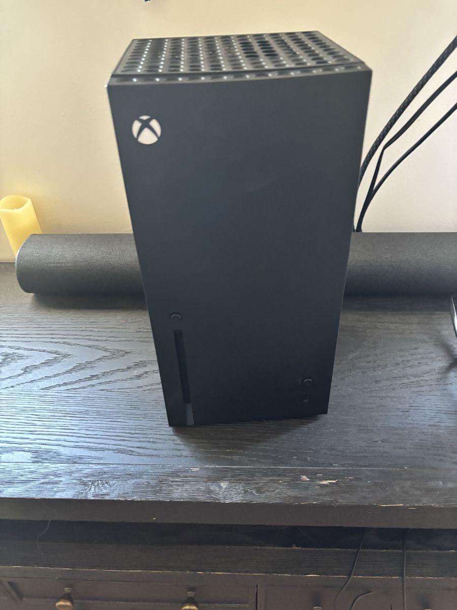 Not working today Xbox Series X Replica Mini Fridge - Black and Green