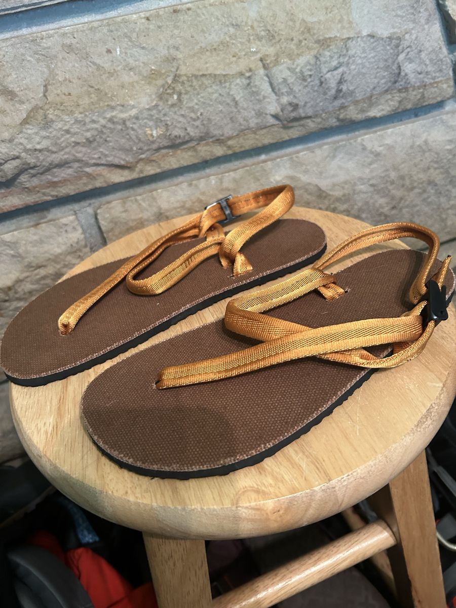 NEW!! Women’s Earth Runners Circadian Mid Sandals / Ladies 8 / Sunset