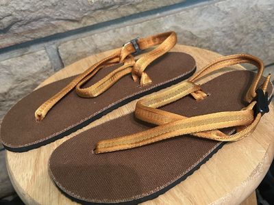 NEW!! Women’s Earth Runners Circadian Mid Sandals / Ladies 8 / Sunset