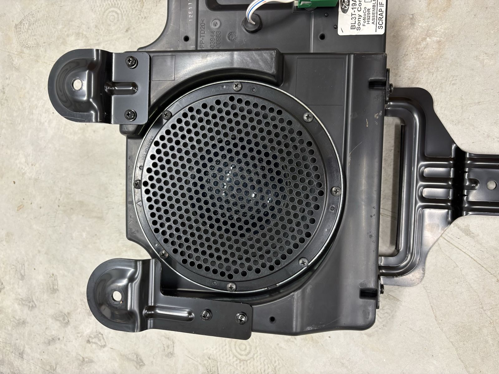 Main image 3