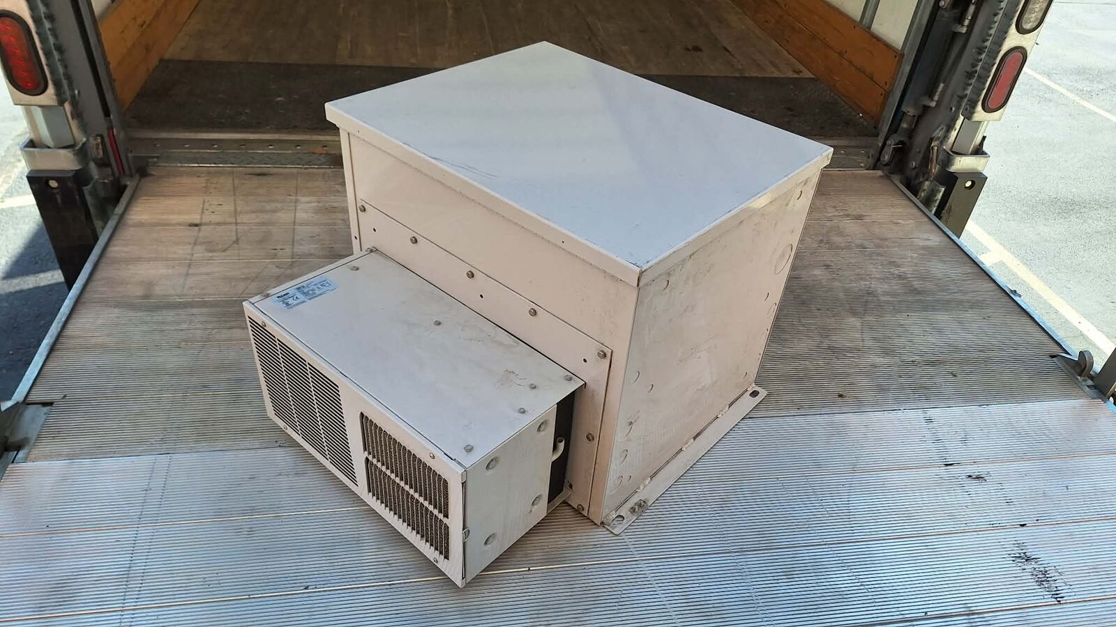 Outdoor Environment Controlled Cabinet/Enclosure
