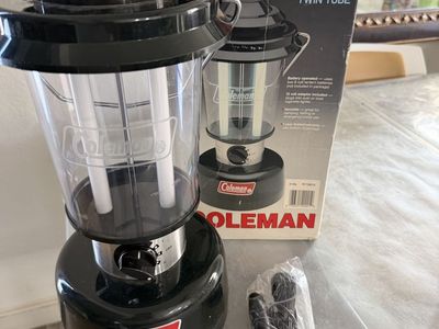 Coleman Twin Tube Fluorescent Camping Lantern Model 5355-700 with Box & Adapter