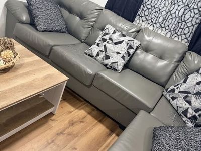 Gray L-Shaped Sectional Sofa - Modern & Comfortable Seating