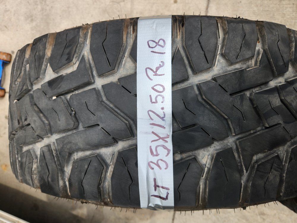 35x12.50r18 toyo open country rt