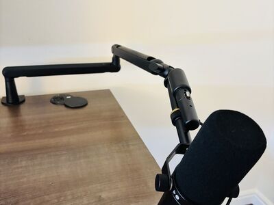 Shure SM7dB + MVX2U + Boom Arm - Like New