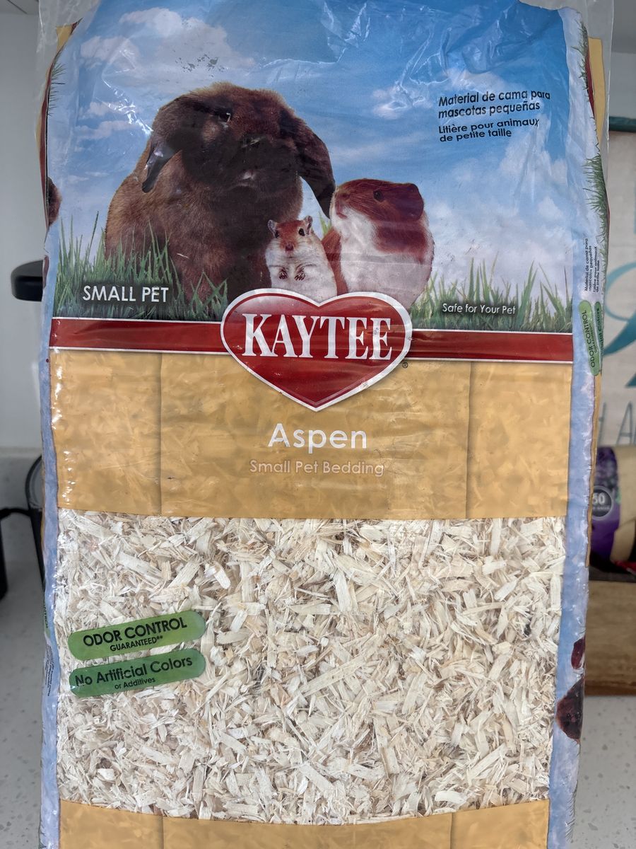 Free Kaytee small animal Aspen