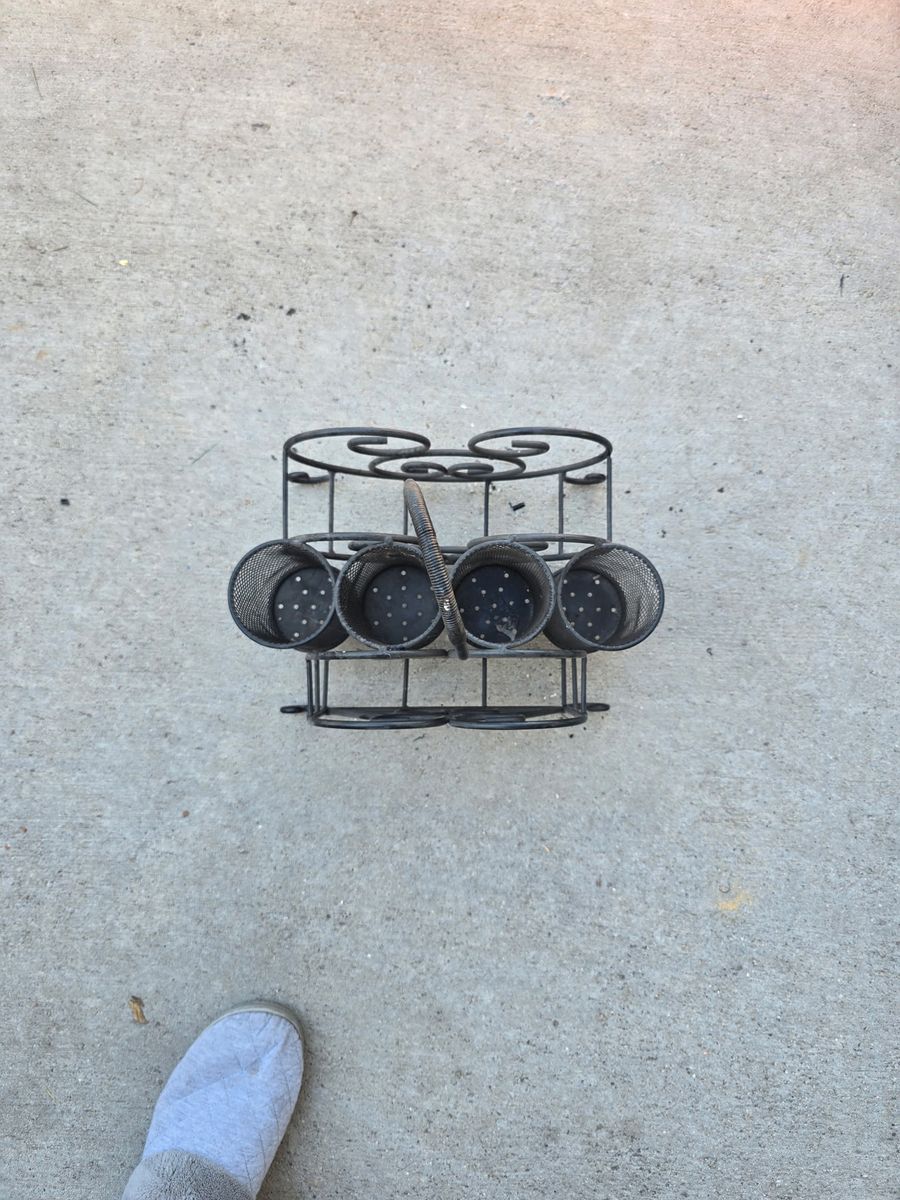 Mesa Wrought Iron Picnic Caddy – Tendril Collection Silverware & Napkin Organizer