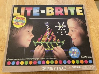 Lite-Brite Ultimate Classic Retro Toy - Bigger Screen, More Colorful Pegs, 214 Pieces