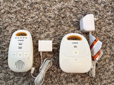 VTech Baby Monitor with 1 Receiver and Power Adapters