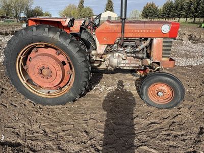 Massey Ferguson 165 tractor