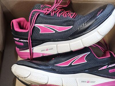 Altra Running Shoes Sz 5.5
