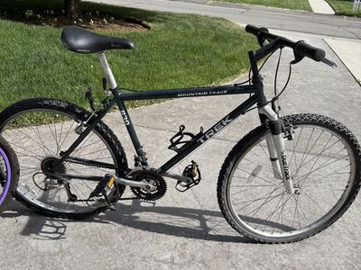 Trek 830 mountain bike