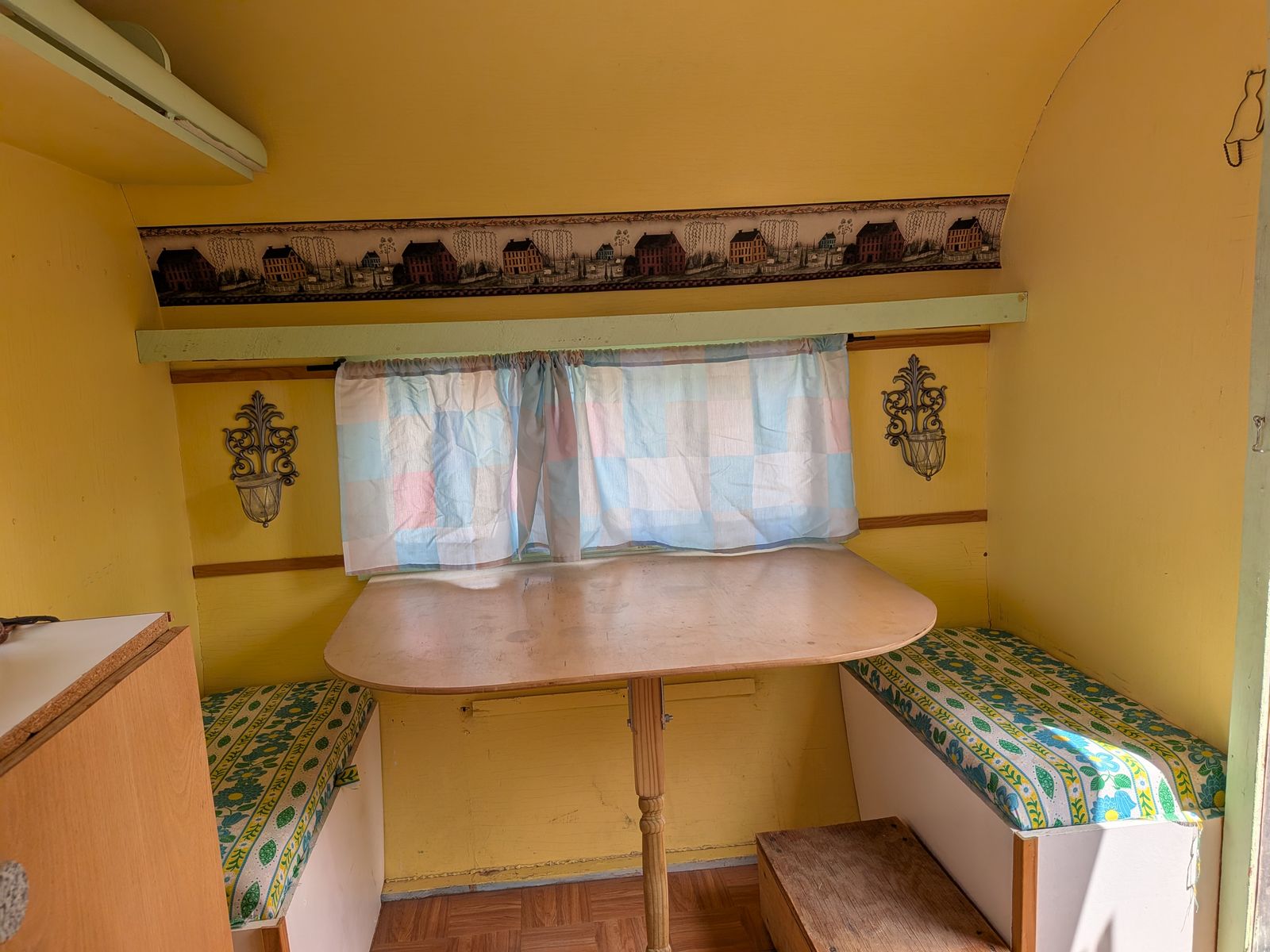 Main image 8