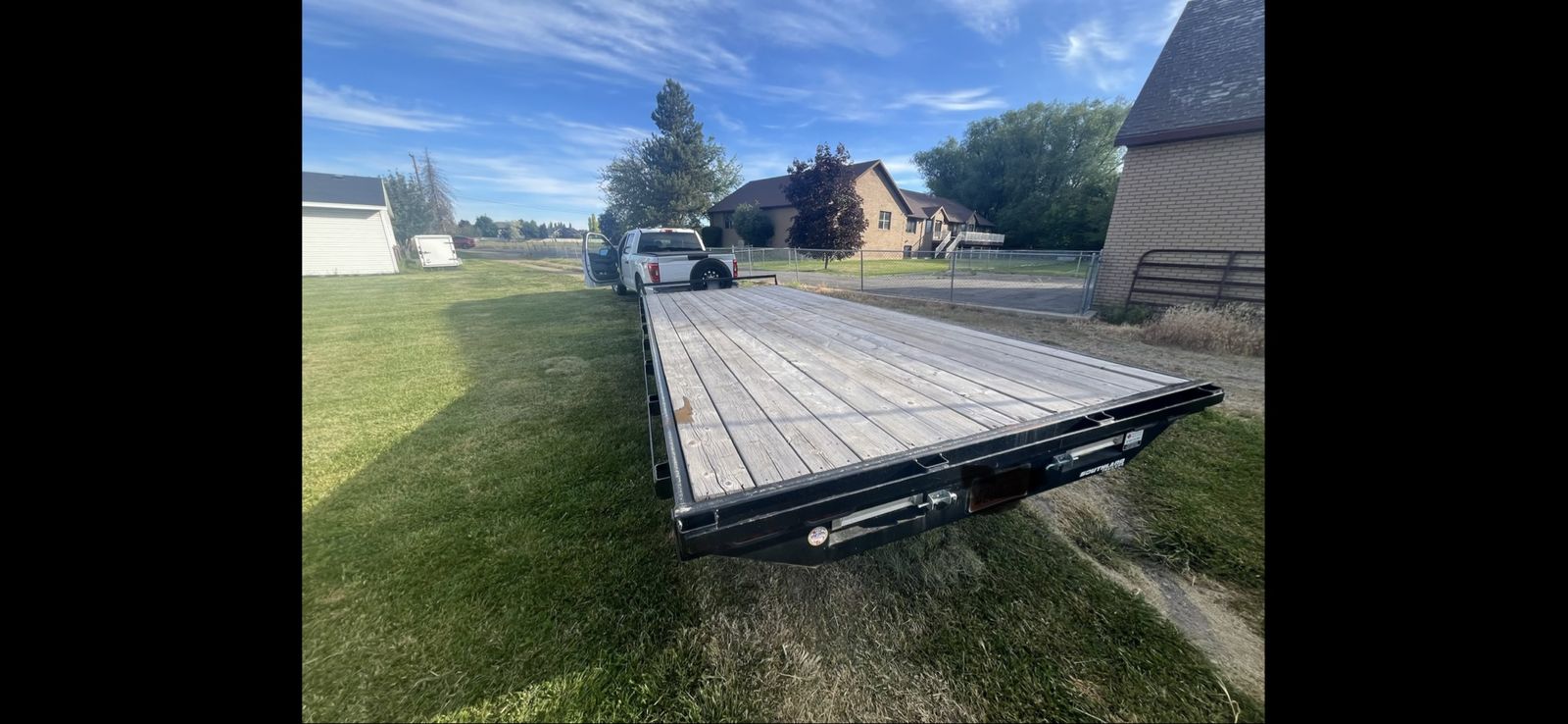 Southland 20 ft Flatbed Utility Trailer - Tandem Axle, Wood Deck