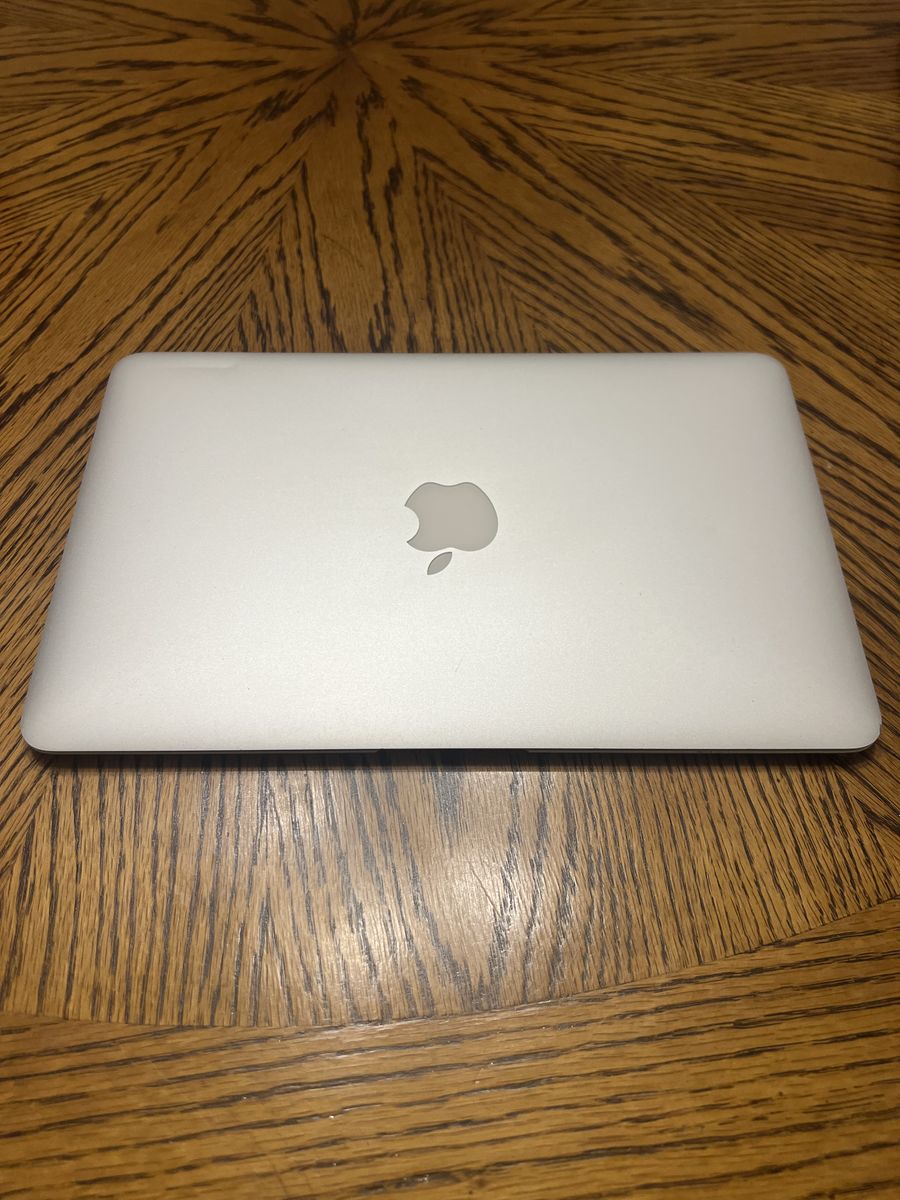 Lightweight 11" MacBook Air 2015