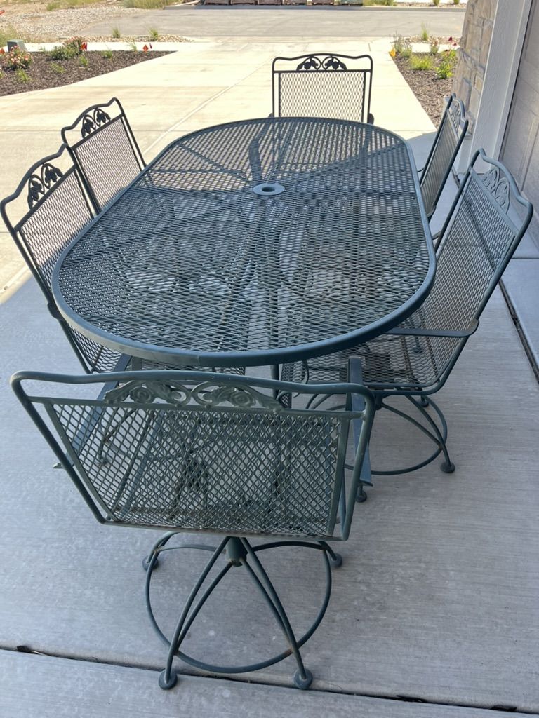 Patio Dining Table and Rocking Chairs (6)