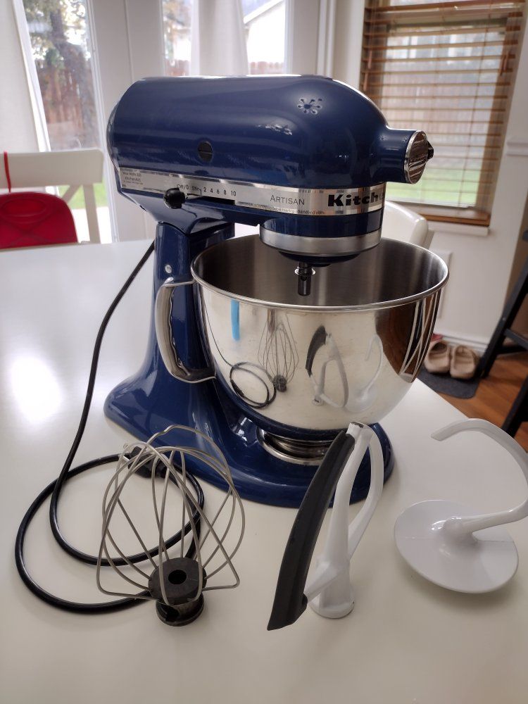 NEEDS MOTOR REPAIR: KitchenAid Artisan Series 5-Qt. Tilt-Head Stand Mixer - Imperial Blue with Attachments