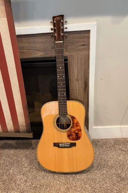 Recording King RD-328 30 yr aged Adirondack top Rosewood back/sides