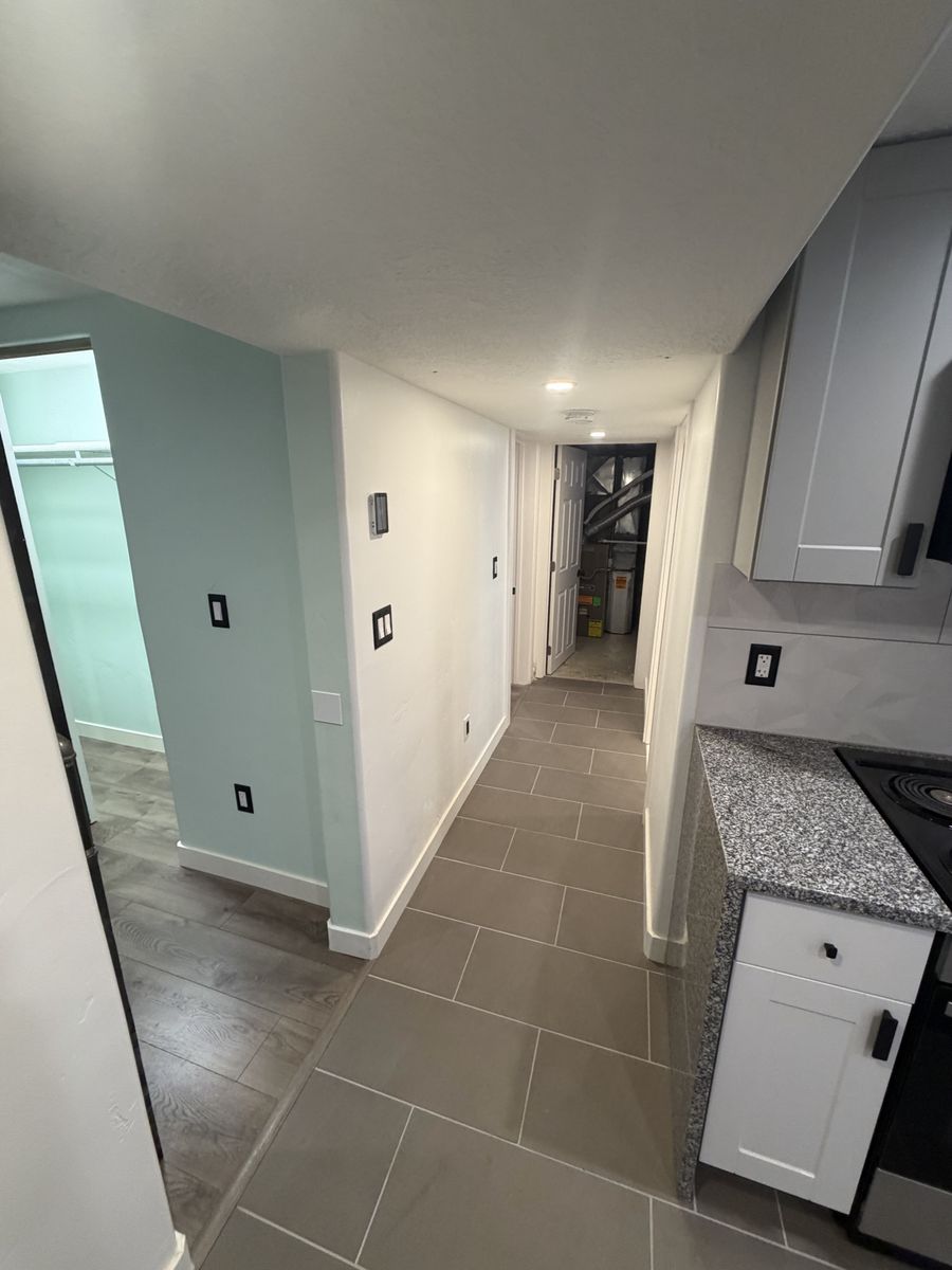 Main image 6