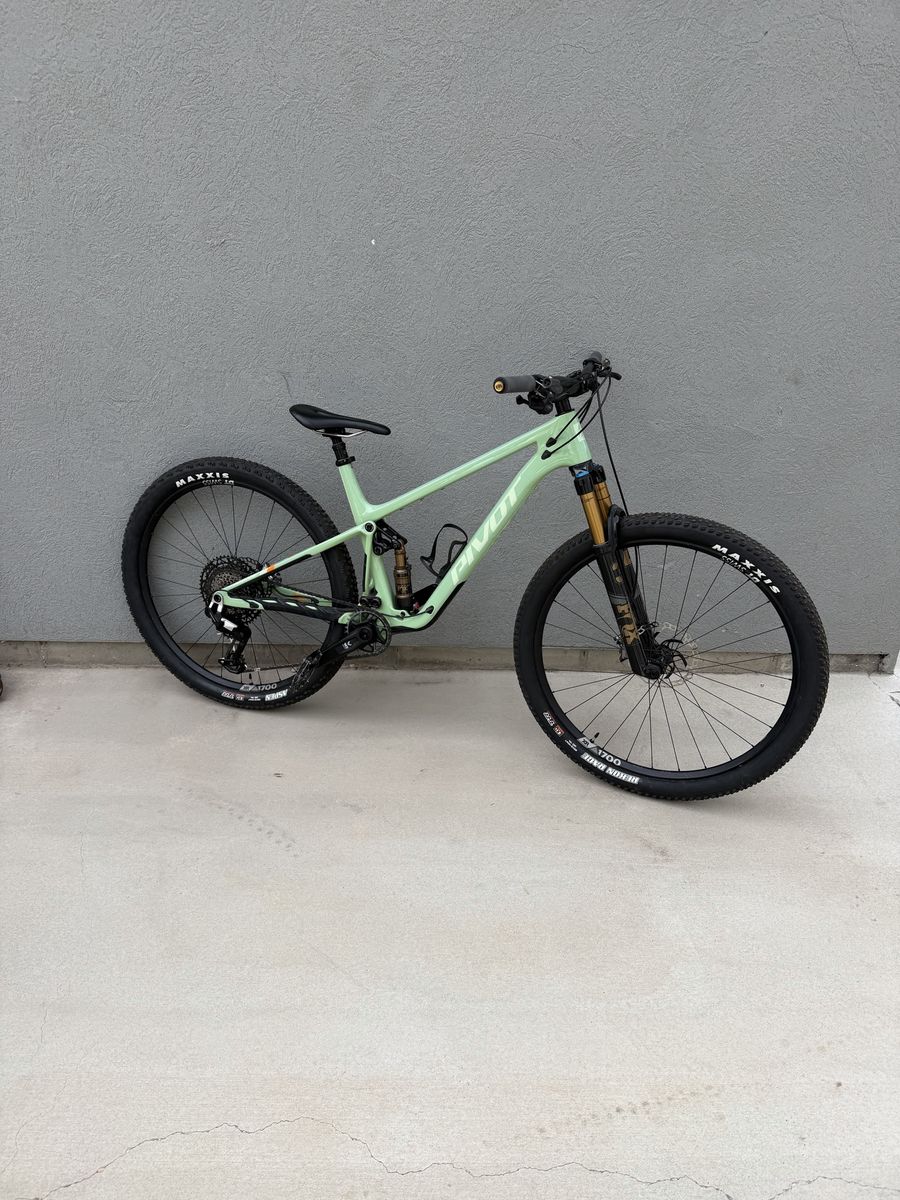 Pivot Mach 4 SL