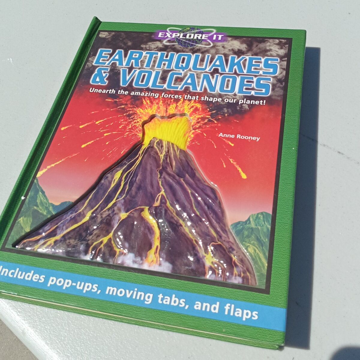 Earthquakes and Volcanoes Pop Up Flap Book
