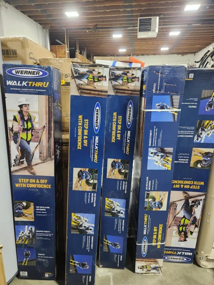 WERNER WALK THRU EXTENSION LADDER SAFETY ACCESSORY! STILL IN BOX