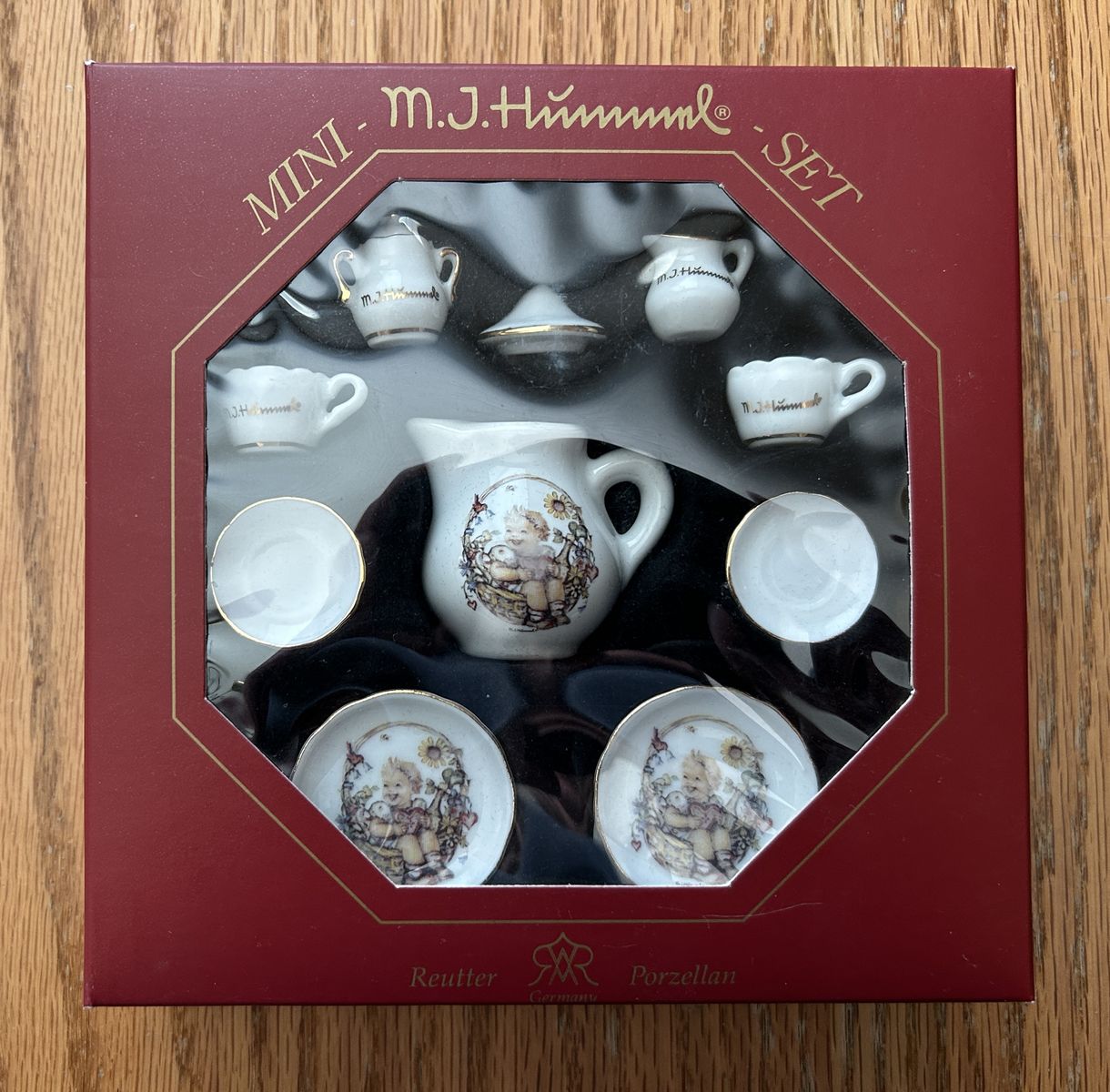 M.I. Hummel mini tea set