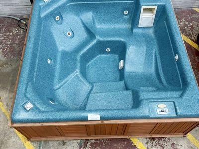 Jacuzzi hot tub