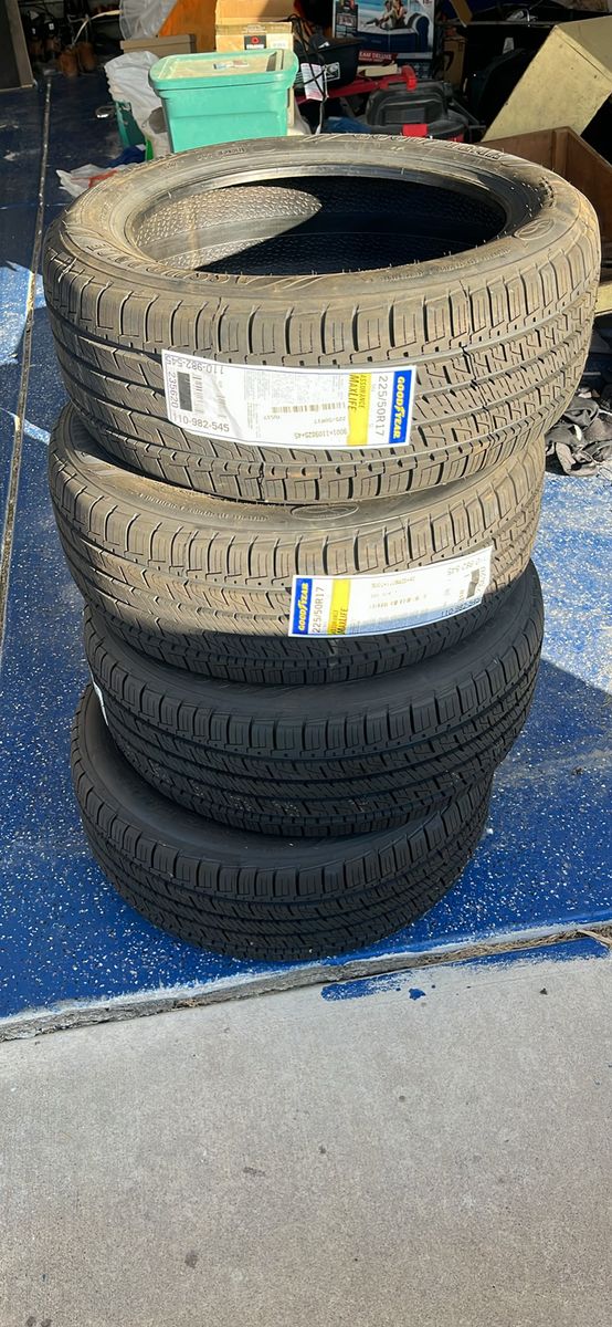 Goodyear 225/50R17 Assurance Maxlife Tires