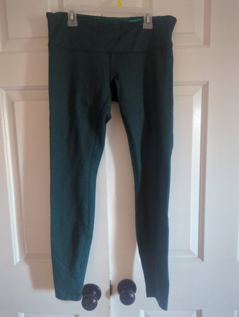 Lululemon Women's Extra Small Dark Green Leggings - Excellent Condition