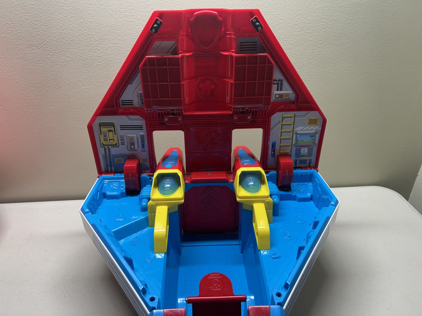 Main image 3