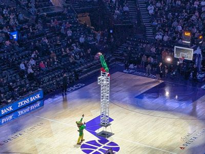 76ers Tickets! Row 2. No Fees!