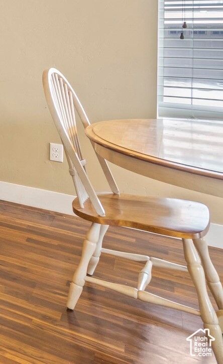 Solid wood (birch) kitchen table (48" circle or expandable to 68" oblong)