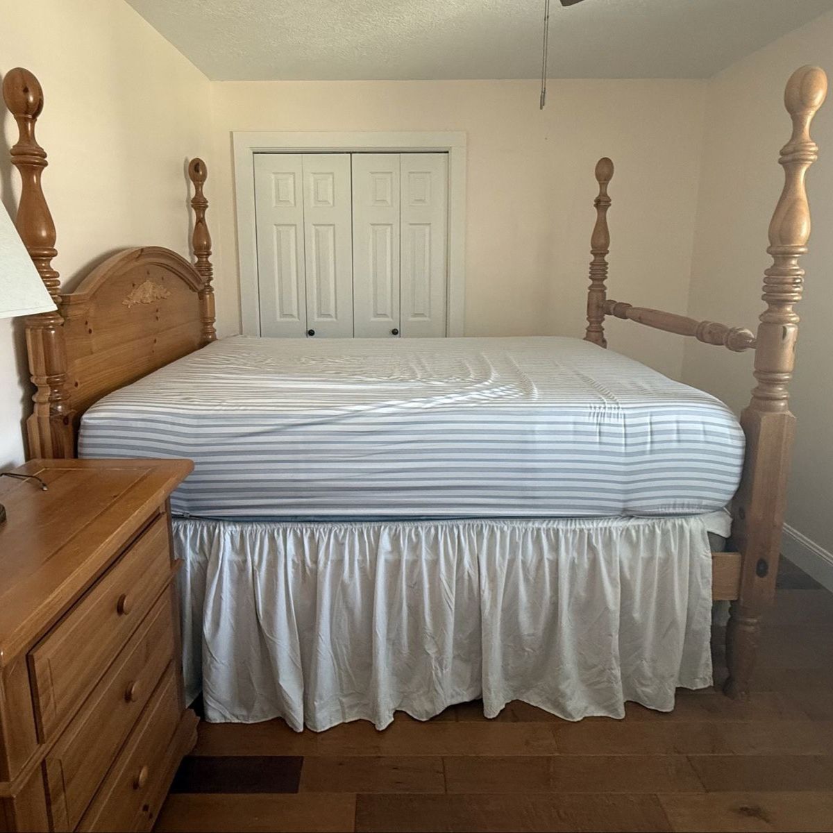 Broyhill Fontana queen size bed frame