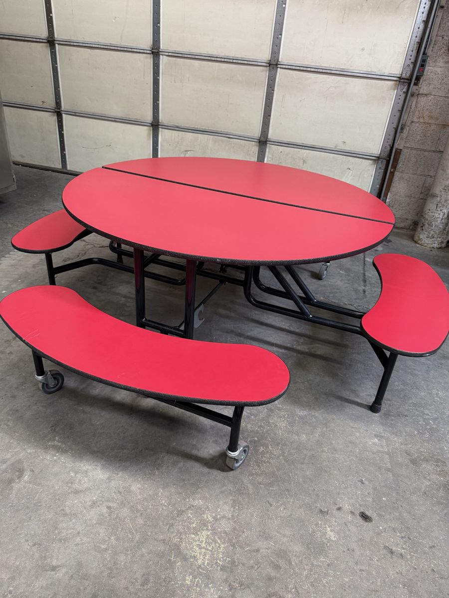 Folding round patio table In excellent next to new .4 seats 46'' each seat 60'' diameter table