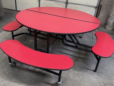 Folding round patio table In excellent next to new .4 seats 46'' each seat 60'' diameter table
