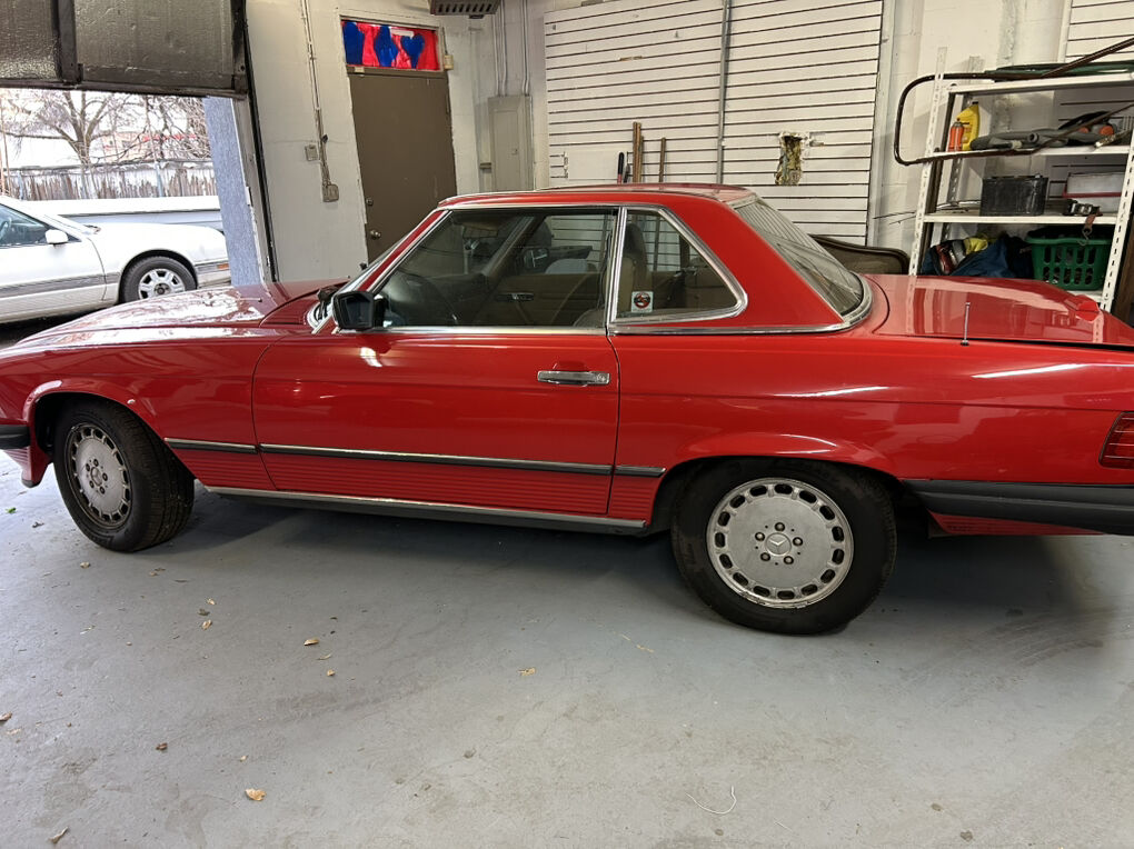 1988 Mercedes-Benz 560-Class 560 SL