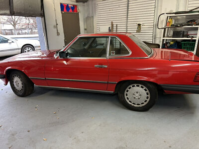 1988 Mercedes-Benz 560-Class 560 SL