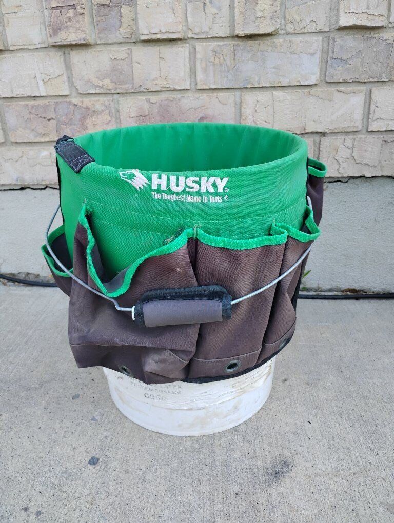 Husky Bucket Cover with Pockets Tool Organizer Contractors Aide and Bucket