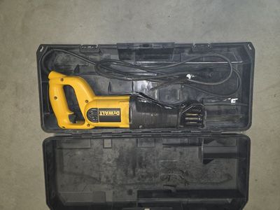 DEWALT Reciprocating Saw with Hard Case - Corded Electric Power Tool
