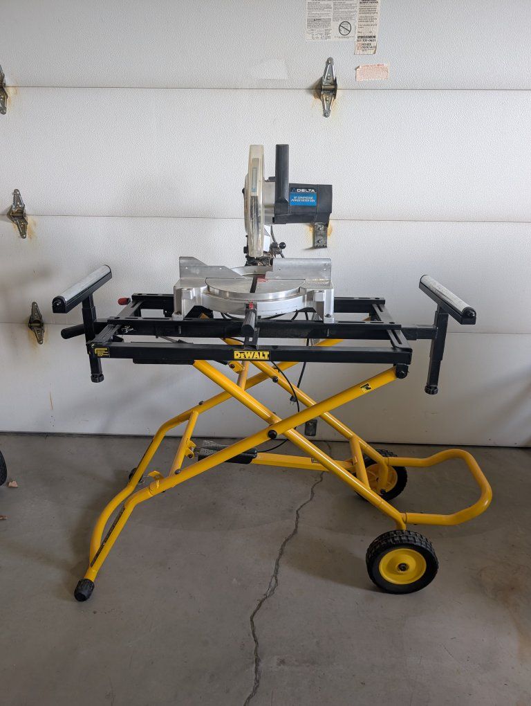 Delta 10" Compound Miter Saw with DeWalt Rolling Miter Saw Stand Power Tool